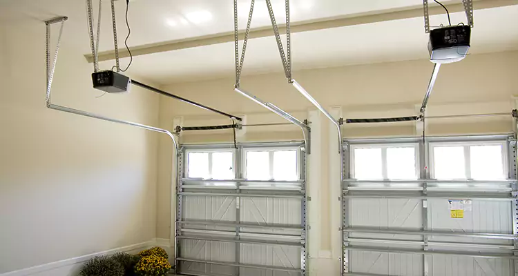 Residential Emergency Garage Door Repair in Westchester, FL