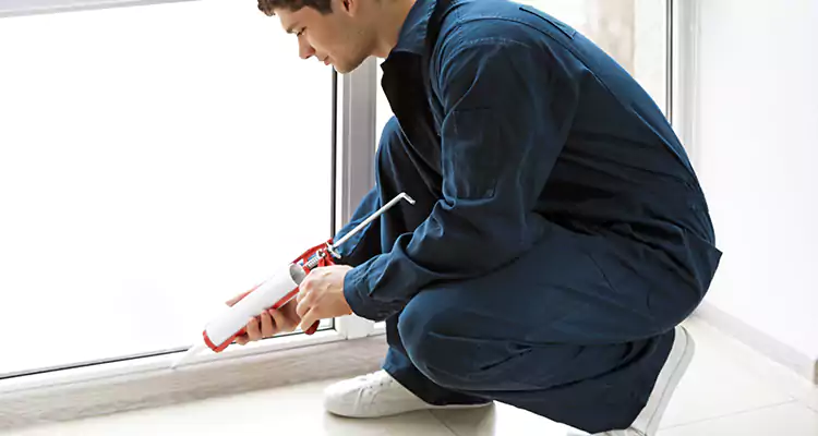 Window Glass Caulk Repair in Westchester, FL